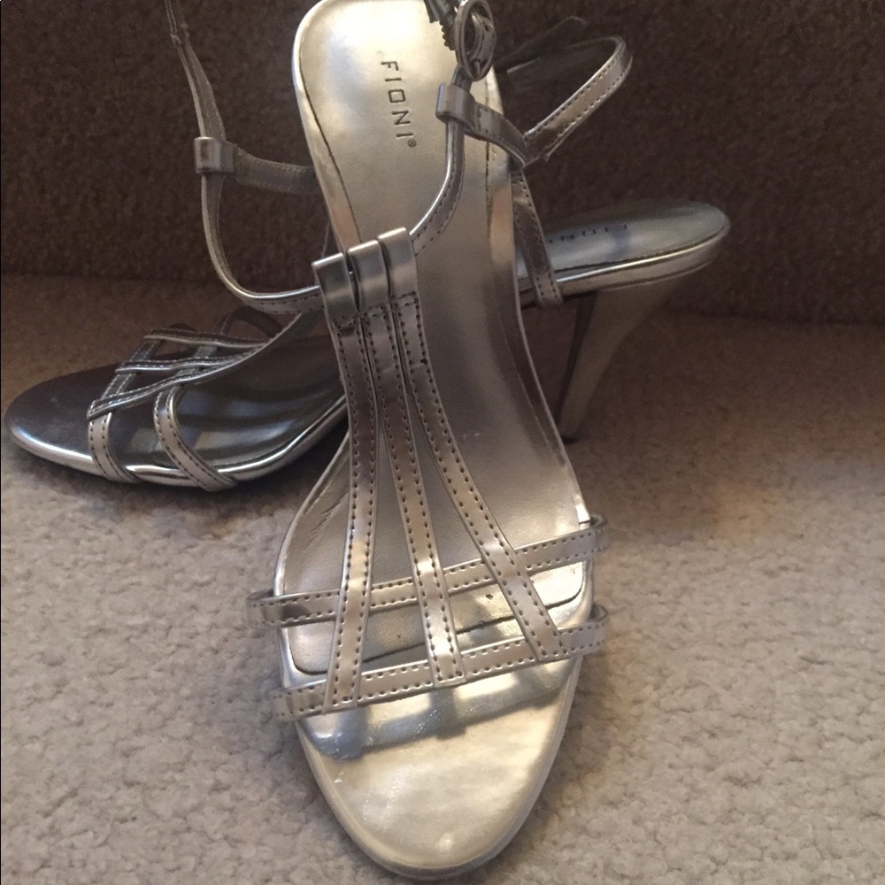 Fioni silver heels shoes
